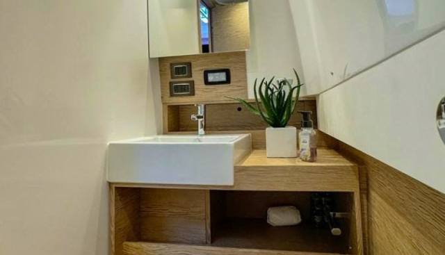 RELAPSE yacht for sale 22