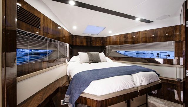 Tender Garage & Hi/Lo Swimplatform yacht for sale 17