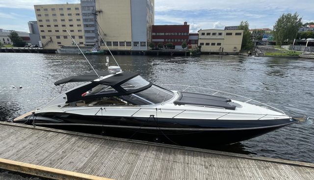 CGI yacht for sale 8