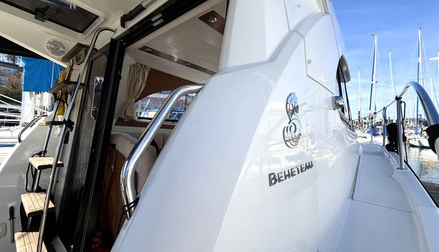 noname yacht for sale 30