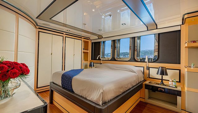 2 Ladies yacht for sale 17