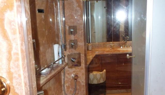 REMY ROO yacht for sale 33