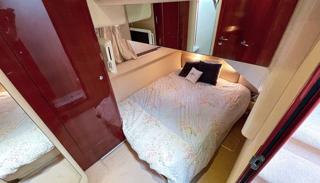 DRAGONFLY yacht for sale 28