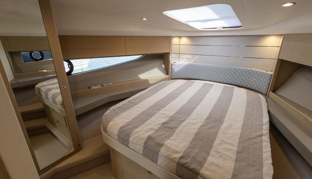 Alora yacht for sale 25