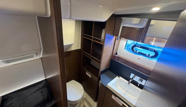 White Pearl yacht for sale 39