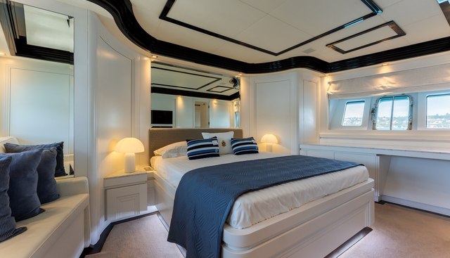 Domus yacht for sale 12