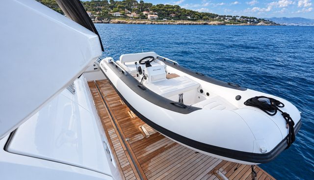BELLA KATRIN - AZIMUT 72 yacht for sale 23