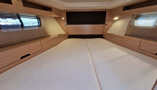 Momentum yacht for sale 13