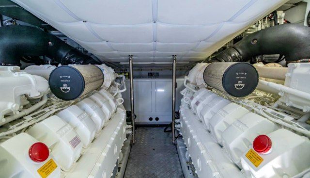 SILVER MISSILE yacht for sale 33