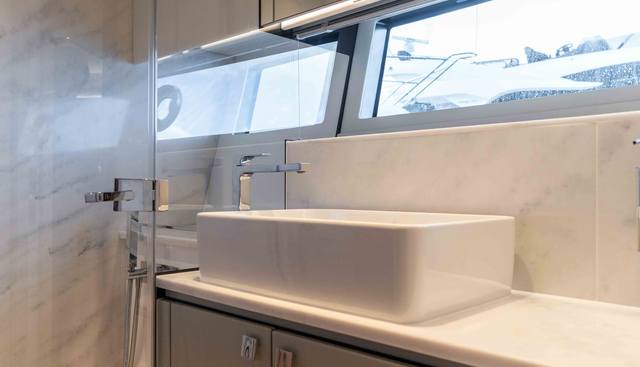 7572655 yacht for sale 38