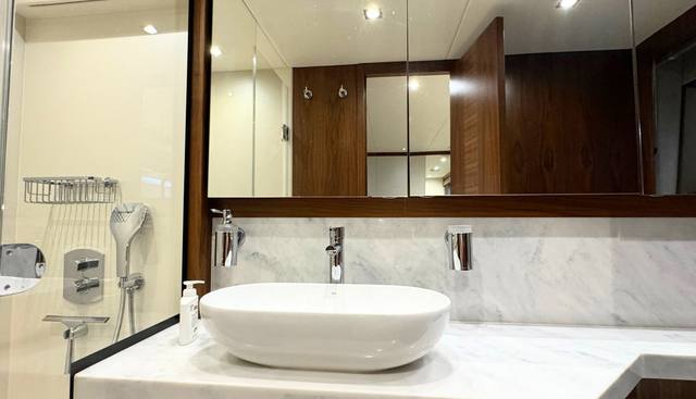 ELU yacht for sale 19