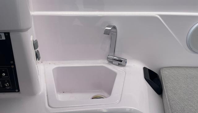 MOZZ yacht for sale 25