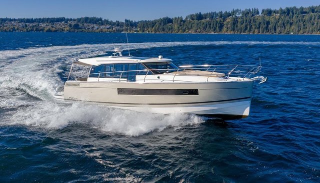 Bee's Knees yacht for sale 17