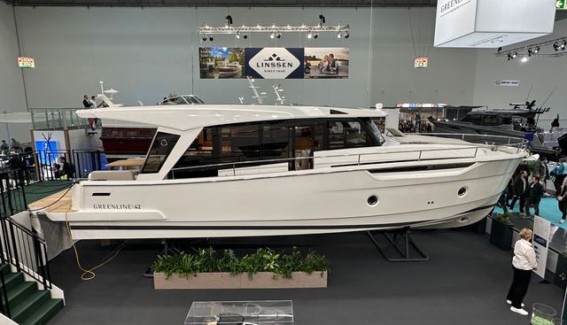 Greenline 42 yacht for sale 3