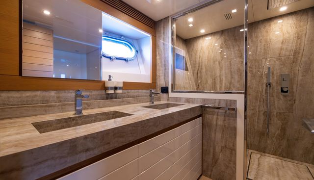 FILIPPETTI F100 yacht for sale 47