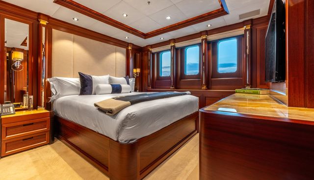 Lady Maxine yacht for sale 40