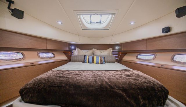 Revival Bay yacht for sale 27