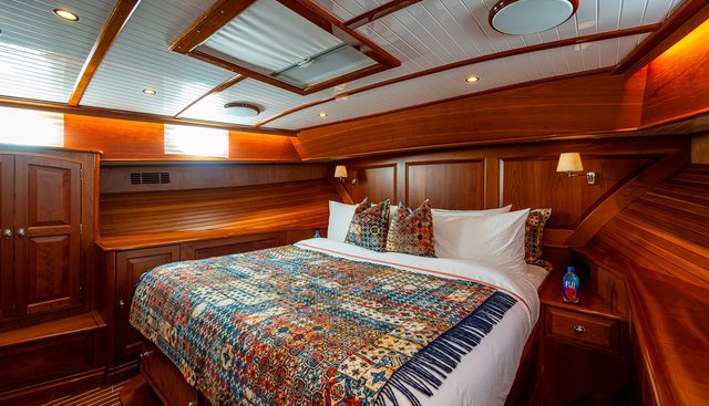 VERA NORTH yacht for sale 25