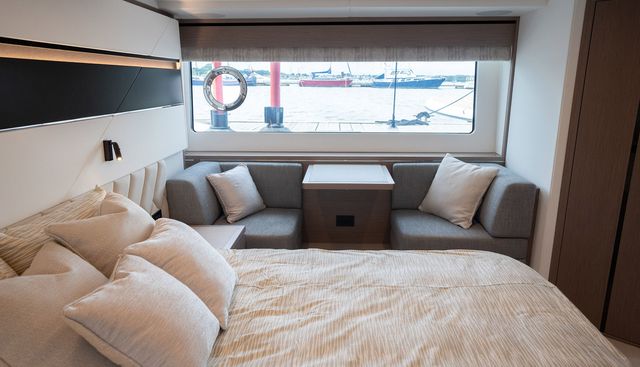 1282475 yacht for sale 28