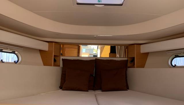 Sunrise I yacht for sale 9