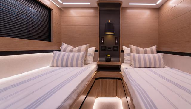 Bahari yacht for sale 34