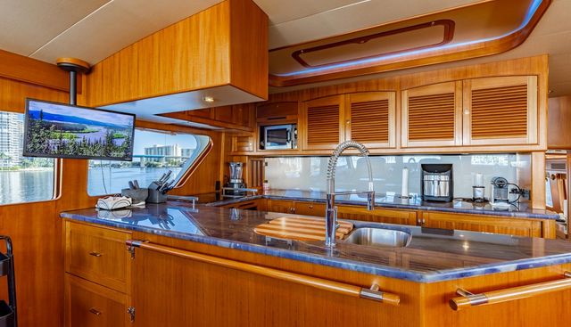 VIRGINIA SEA yacht for sale 12