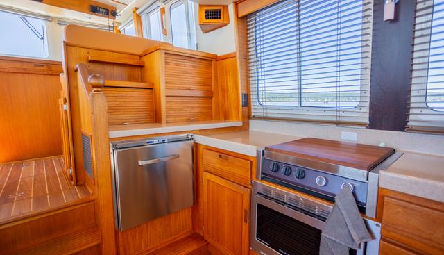 Sea Stars yacht for sale 10