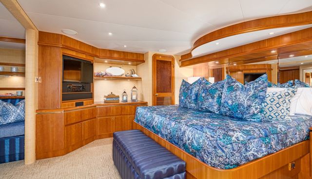 MAHANA yacht for sale 20