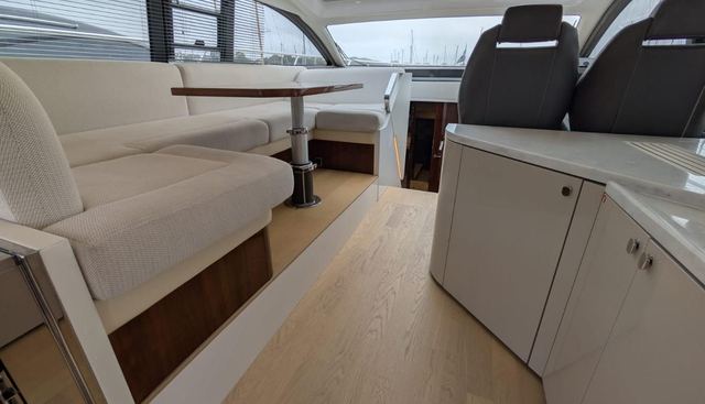 Tender Garage & Hi/Lo Swimplatform yacht for sale 34