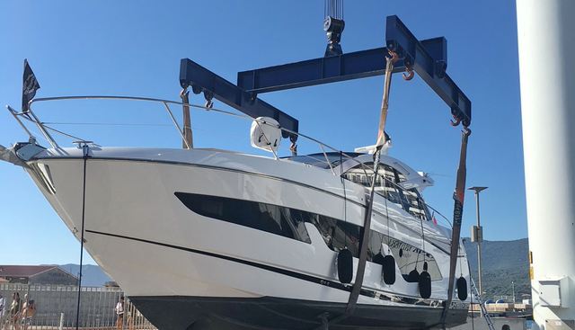 POCO LOCO 4 yacht for sale 30