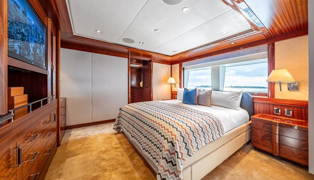 VALINOR yacht for sale 23