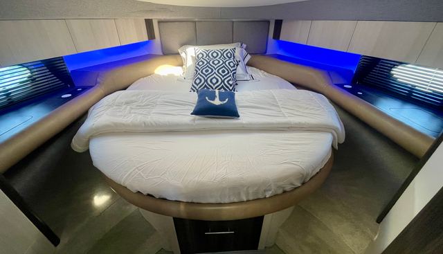 Bermuda Blue yacht for sale 19