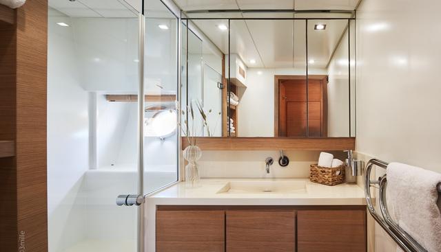 Hummingbird yacht for sale 20