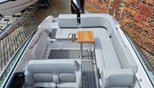 Great Cockpit Layout yacht for sale 27