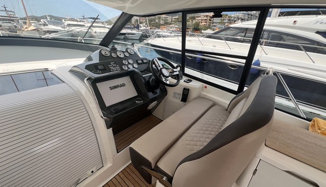 White Pearl yacht for sale 18