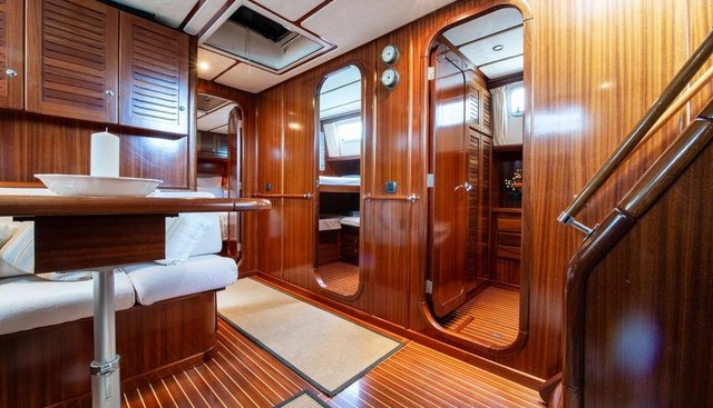 NIU TRANQUIL yacht for sale 384