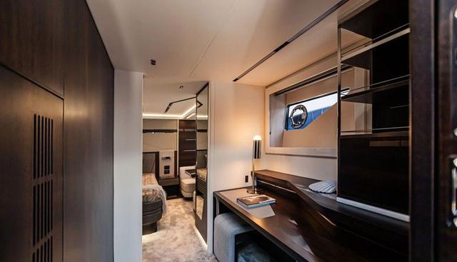 PREDATOR 65 yacht for sale 22