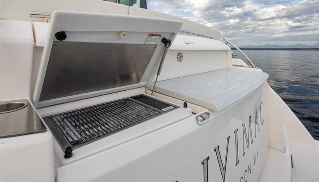 TIARA C49 COUPE yacht for sale 10