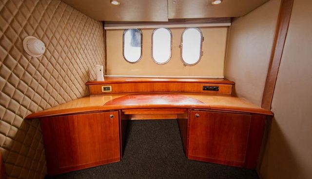 BELLE yacht for sale 25