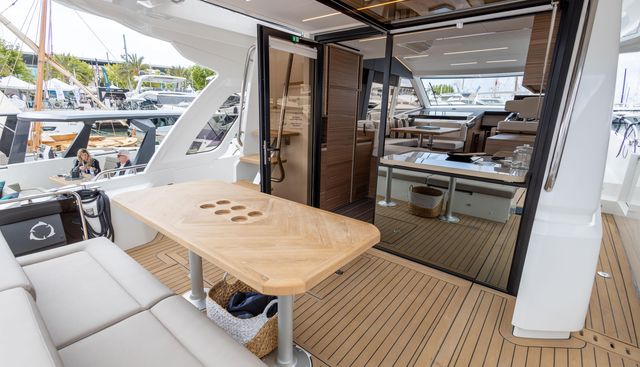 GL45FLY-76 yacht for sale 37