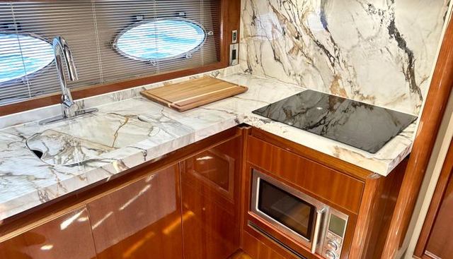 ADIOS yacht for sale 27