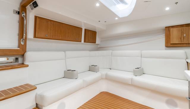 Commodore Two yacht for sale 49