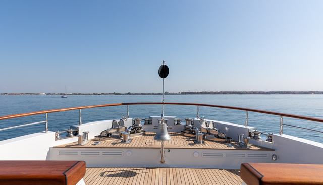 BEYOND CAPRICORN yacht for sale 28