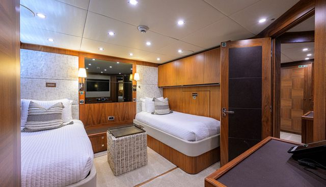 NATURAL 9 yacht for sale 29
