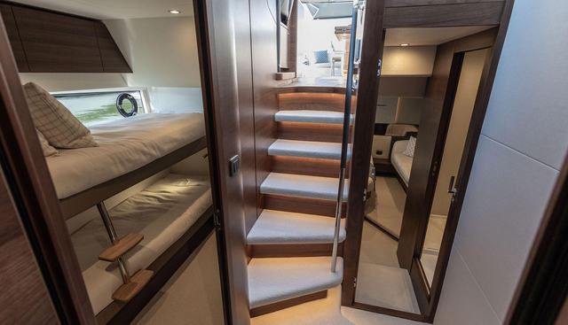 V55132 yacht for sale 39