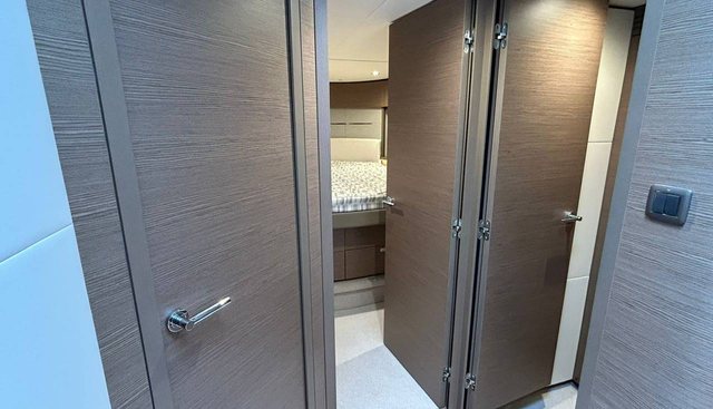 noname yacht for sale 34