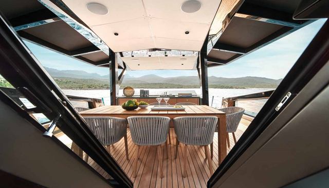 LIFE MOMENT yacht for sale 7