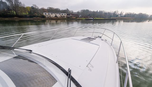NO WORRIES OF HAMBLE yacht for sale 8