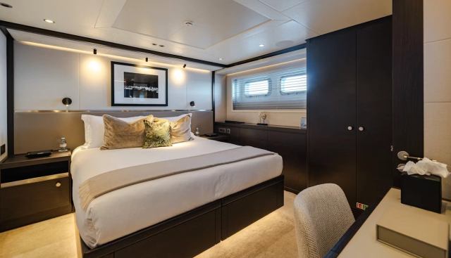 Emerald yacht for sale 25