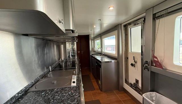 SUNRISE yacht for sale 25